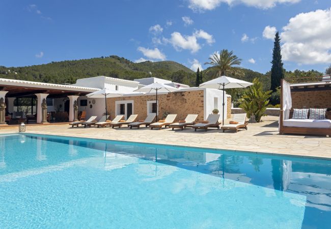 Villa/Dettached house in Santa Eulalia del Río - VILLA SERENITY