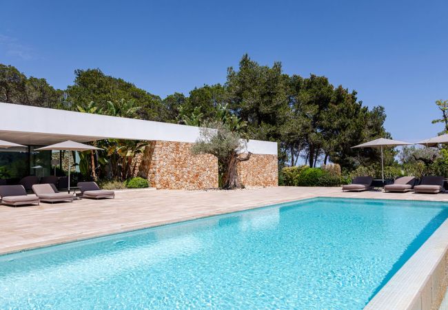 Villa/Dettached house in Santa Eulalia del Río - VILLA DAVROS